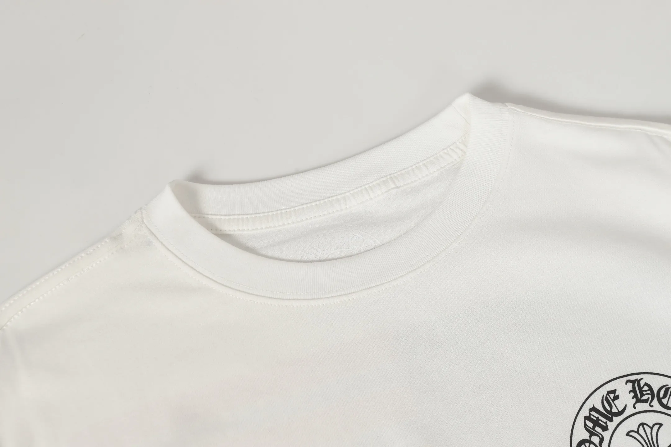 P160 Cross-border model. Those who pursue quality, please do not place an order. -Chrome Hearts/Chrome Hearts Sanskrit horseshoe🇺🇸 platform popular long-sleeved T-shirt -High weight, high density and high quality. The wool is soft, delicate and skin-friendly. It feels soft and silky. It has excellent warmth and skin-friendly properties. XL